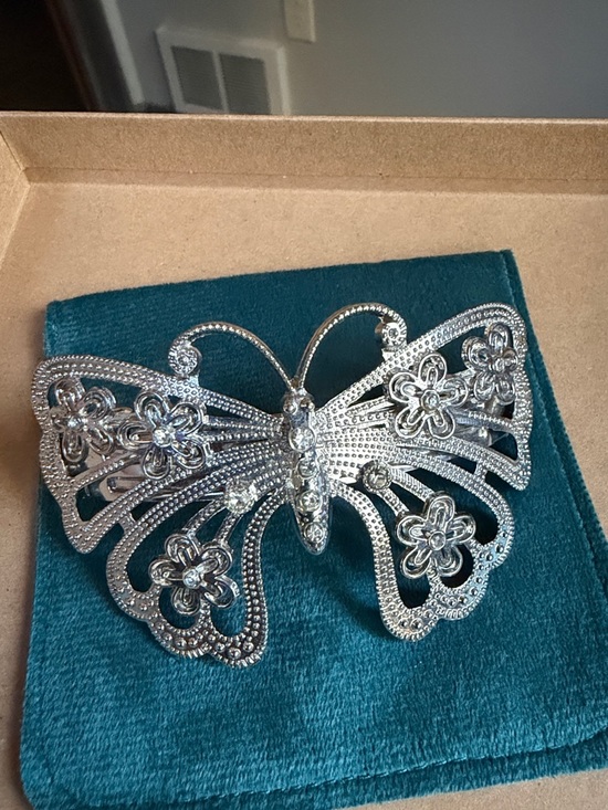 None Accessories - Silver Butterfly Floral Hair clip